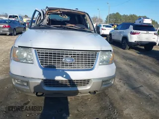 2005 Ford Expedition Eddie Bauer with VIN 1FMFU18505LB03828, listed as a IAAI auction lot 41326110 with 218,637 mi miles. Bid and sale history available at carsss.com. Image 12.
