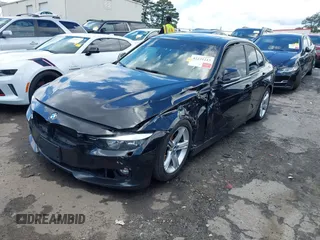 2013 BMW 3 Series 328i xDrive с VIN WBA3B5C55DF592295, выставлен на аукционе IAAI как лот 42231213 с пробегом 131 473 миль миль и . История ставок и продаж доступна на DreamBid. Изображение 17.