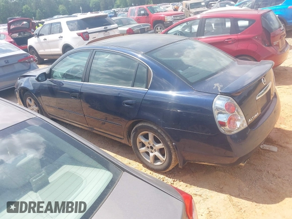 2006 Nissan Altima SE with VIN 1N4BL11D86N365762, listed as a IAAI auction lot 42275034 with 212,759 mi miles and . Bid and sale history available at DreamBid. Image 3.