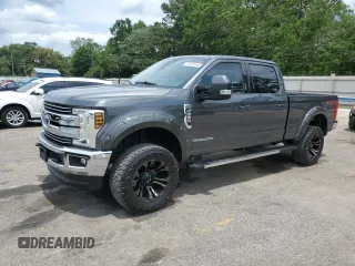 2018 Ford F-350 XL z VIN 1FT8W3BT6JEB03440, wystawiony jako Copart lot #57437345 z przebiegiem 133 485 mil mil oraz Tytuł czysty. Historia ofert i sprzedaży dostępna na DreamBid. Obrazek 1.