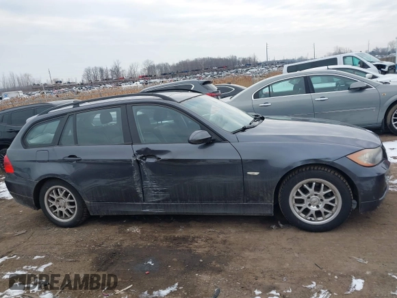 2007 BMW 3 Series 328i with VIN WBAVS13587FX15951, listed as a IAAI auction lot 41530164 with 153,051 mi miles. Bid and sale history available at carsss.com. Image 13.