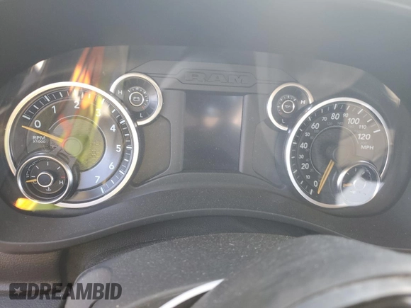 2020 Ram 3500 Tradesman z VIN 3C63RRGJXLG154261, wystawiony jako Copart lot #88937015 z przebiegiem Nie podano mil oraz Czysty tytuł • Clean title. Historia ofert i sprzedaży dostępna na DreamBid. Obrazek 9.