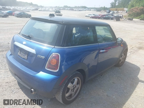 2008 MINI Hardtop with VIN WMWMF33538TT65479, listed as a IAAI auction lot 42489393 with 114,520 mi miles and . Bid and sale history available at DreamBid. Image 4.