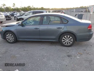2013 Volkswagen Passat Wolfsburg Edition z VIN 1VWAP7A36DC114152, wystawiony jako IAAI lot #41911437 z przebiegiem 163 048 mil mil oraz . Historia ofert i sprzedaży dostępna na DreamBid. Obrazek 15.