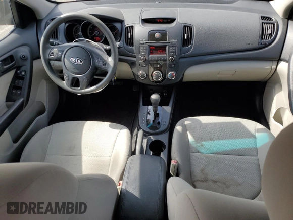 2010 Kia Forte EX z VIN KNAFU4A27A5260564, wystawiony jako Copart lot #55440345 z przebiegiem 169 444 mil mil oraz Szkoda całkowita • Salvage title. Historia ofert i sprzedaży dostępna na DreamBid. Obrazek 8.