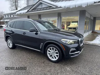 2021 BMW X5 sDrive40i with VIN 5UXCR4C04M9G59370, listed as a IAAI auction lot 41592538 with 132,083 mi miles. Bid and sale history available at carsss.com. Image 1.