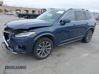 2018 Volvo XC90 Momentum with VIN YV4A22PK6J1215876, listed as a IAAI auction lot 41720316 with 87,015 mi miles. Bid and sale history available at carsss.com. Image 2.