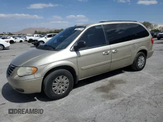2006 Chrysler Town & Country LX z VIN 1A4GP44R76B613430, wystawiony jako Copart lot #56677185 z przebiegiem 134 085 mil mil oraz Szkoda całkowita • Salvage title. Historia ofert i sprzedaży dostępna na DreamBid. Obrazek 1.