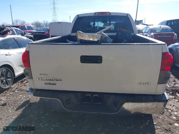 2007 Toyota Tundra SR5 with VIN 5TFBT54107X004759, listed as a IAAI auction lot 40944492 with 303,365 mi miles. Bid and sale history available at carsss.com. Image 17.