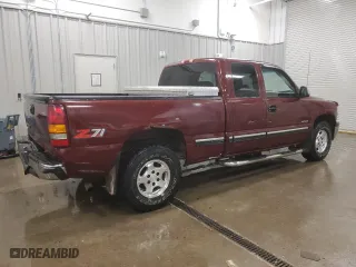 2000 Chevrolet Silverado 1500 LS with VIN 1GCEK19T8YE209097, listed as a Copart auction lot 43940845 with 103,571 mi miles and Clean Title. Bid and sale history available at carsss.com. Image 3.