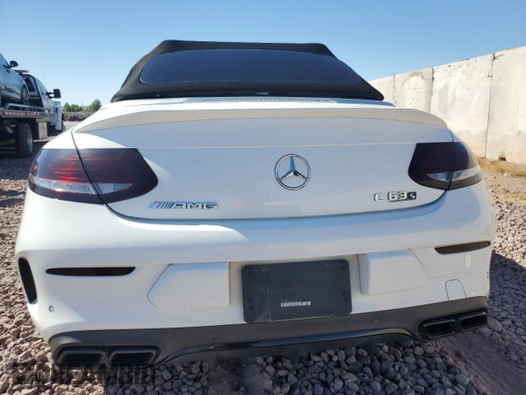 2017 Mercedes-Benz C 63 S AMG z VIN WDDWK8HB1HF465815, wystawiony jako Copart lot #71602664 z przebiegiem 57 280 mil mil oraz Szkoda całkowita • Salvage title. Historia ofert i sprzedaży dostępna na DreamBid. Obrazek 6.