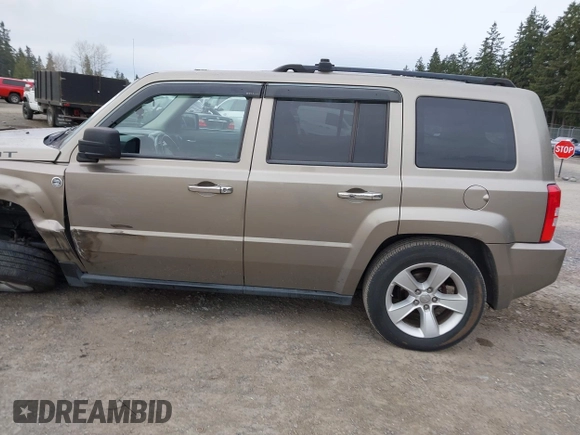 2008 Jeep Patriot Sport with VIN 1J8FF28W88D748313, listed as a IAAI auction lot 41837705 with 159,640 mi miles and . Bid and sale history available at carsss.com. Image 14.