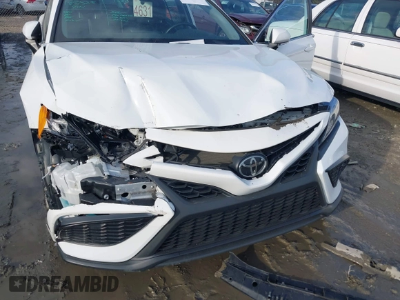2022 Toyota Camry SE with VIN 4T1G11AK6NU713742, listed as a IAAI auction lot 41607534 with 64,181 mi miles. Bid and sale history available at carsss.com. Image 6.