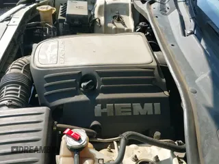 2007 Chrysler 300 C z VIN 2C3KA63H27H753131, wystawiony jako IAAI lot #43341249 z przebiegiem 197 669 mil mil oraz . Historia ofert i sprzedaży dostępna na DreamBid. Obrazek 12.