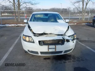2007 Volvo S40 2.5L Turbo with VIN YV1MH682172304630, listed as a IAAI auction lot 41341542 with 133,594 mi miles. Bid and sale history available at carsss.com. Image 6.