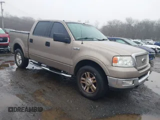 2004 Ford F-150 XLT with VIN 1FTPW14574KB28139, listed as a IAAI auction lot 41567120 with 243,326 mi miles. Bid and sale history available at carsss.com. Image 1.