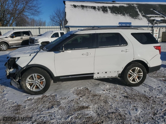 2017 Ford Explorer XLT with VIN 1FM5K8DHXHGC10974, listed as a Copart auction lot 41682735 with 99,175 mi miles and Salvage Title. Bid and sale history available at carsss.com. Image 1.