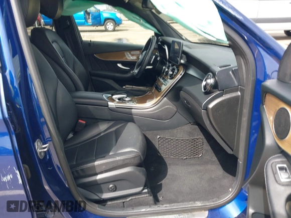 2019 Mercedes-Benz GLC with VIN WDC0G4KBXKV175924, listed as a IAAI auction lot 41906618 with 73,681 mi miles. Bid and sale history available at carsss.com. Image 5.
