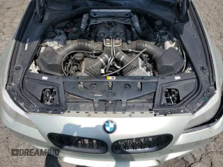 2013 BMW M5 z VIN WBSFV9C56DC774094, wystawiony jako Copart lot #55302565 z przebiegiem 100 605 mil mil oraz Tytuł czysty. Historia ofert i sprzedaży dostępna na DreamBid. Obrazek 11.