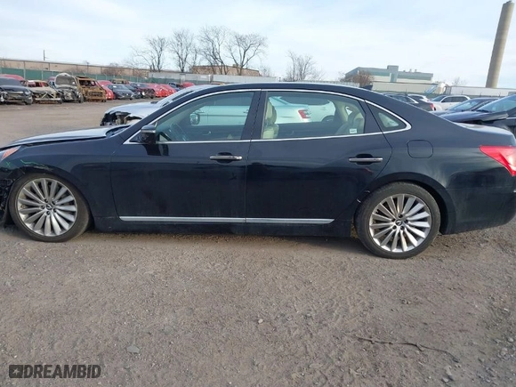 2014 Hyundai Equus Ultimate with VIN KMHGH4JH4EU083592, listed as a IAAI auction lot 41651107 with NaN miles. Bid and sale history available at carsss.com. Image 13.