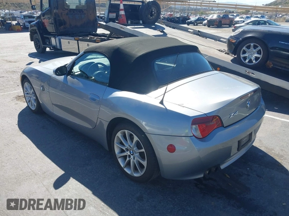 2006 BMW Z4 3.0i with VIN 4USBU33556LW68934, listed as a IAAI auction lot 41472800 with 108,983 mi miles and . Bid and sale history available at DreamBid. Image 3.