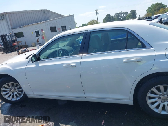 2013 Chrysler 300 z VIN 2C3CCAAG1DH603521, wystawiony jako IAAI lot #42059860 z przebiegiem 155 235 mil mil oraz . Historia ofert i sprzedaży dostępna na DreamBid. Obrazek 15.