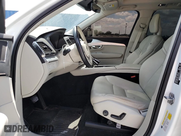 2018 Volvo XC90 Momentum z VIN YV4A22PK6J1216722, wystawiony jako Copart lot #51668285 z przebiegiem 69 136 mil mil oraz Szkoda całkowita • Salvage title. Historia ofert i sprzedaży dostępna na DreamBid. Obrazek 7.