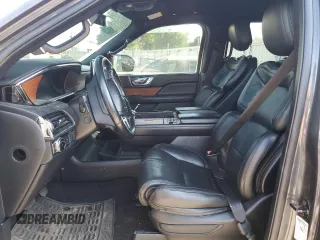 2018 Lincoln Navigator z VIN 5LMJJ2NT9JEL02318, wystawiony jako Copart lot #57556755 z przebiegiem 192 693 mil mil oraz Szkody całkowita. Historia ofert i sprzedaży dostępna na DreamBid. Obrazek 7.