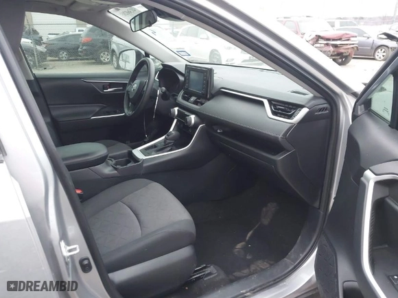 2019 Toyota RAV4 XLE with VIN 2T3W1RFV3KC032794, listed as a IAAI auction lot 41360203 with 1 mi miles. Bid and sale history available at carsss.com. Image 5.