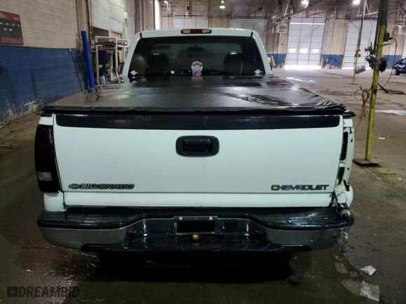 2002 Chevrolet Silverado 1500 with VIN 1GCEC14W42Z286600, listed as a Copart auction lot 42590885 with 234,109 mi miles and Salvage Title. Bid and sale history available at carsss.com. Image 6.
