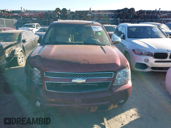2010 Chevrolet Tahoe LTZ z VIN 1GNUCCE03AR183627, wystawiony jako IAAI lot #40912231 z przebiegiem 234 841 mil mil oraz . Historia ofert i sprzedaży dostępna na DreamBid. Obrazek 12.