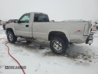 2004 GMC Sierra 2500HD Classic Work Truck with VIN 1GTHK24U94E266289, listed as a Copart auction lot 44646695 with 177,740 mi miles and Clean Title. Bid and sale history available at carsss.com. Image 2.