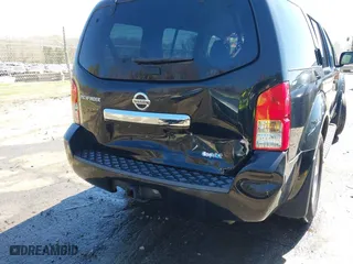 2011 Nissan Pathfinder SV with VIN 5N1AR1NN7BC609216, listed as a IAAI auction lot 41888357 with 226,214 mi miles. Bid and sale history available at carsss.com. Image 6.