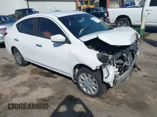 2016 Nissan Versa S with VIN 3N1CN7AP9GL872177, listed as a IAAI auction lot 41609138 with 123,323 mi miles. Bid and sale history available at carsss.com. Image 1.
