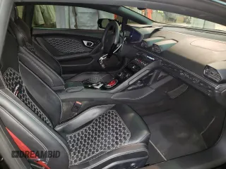 2019 Lamborghini Huracan z VIN ZHWUC1ZF0KLA11341, wystawiony jako Copart lot #54303435 z przebiegiem 9923 mil mil oraz Szkody całkowita. Historia ofert i sprzedaży dostępna na DreamBid. Obrazek 11.