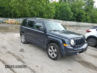 2014 Jeep Patriot Latitude with VIN 1C4NJRFB4ED588422, listed as a Copart auction lot 61401025 with 162,855 mi miles and Salvage title. Bid and sale history available at DreamBid. Image 4.