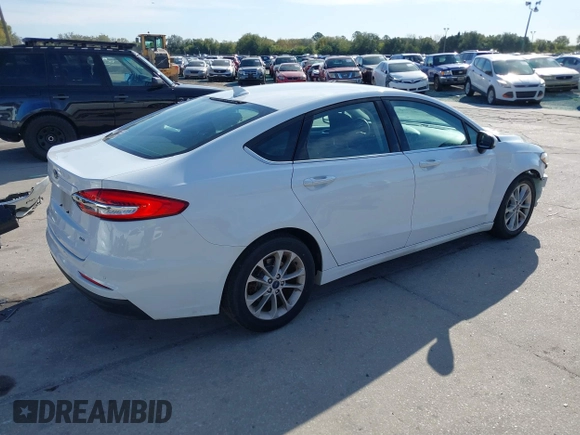 2019 Ford Fusion SE with VIN 3FA6P0H76KR261861, listed as a IAAI auction lot 41031650 with 132,040 mi miles. Bid and sale history available at carsss.com. Image 4.