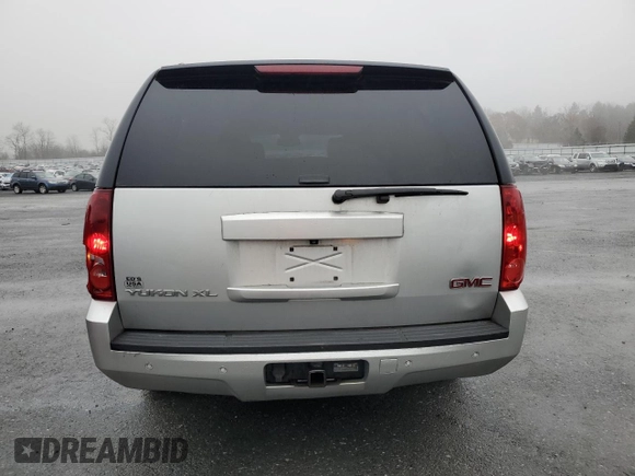 2013 GMC Yukon XL SLT with VIN 1GKS2KE70DR337150, listed as a Copart auction lot 84337864 with 250,321 mi miles and Clean Title. Bid and sale history available at carsss.com. Image 6.