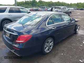 2018 Mercedes-Benz E 300 z VIN WDDZF4KB7JA432582, wystawiony jako IAAI lot #42220866 z przebiegiem 52 437 mil mil oraz . Historia ofert i sprzedaży dostępna na DreamBid. Obrazek 4.
