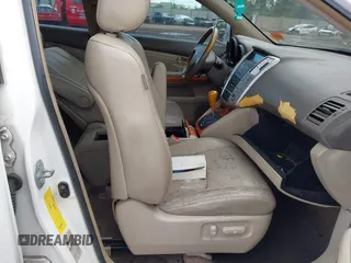 2005 Lexus RX 330 z VIN 2T2HA31U45C049438, wystawiony jako IAAI lot #42337757 z przebiegiem 260 754 mil mil oraz . Historia ofert i sprzedaży dostępna na DreamBid. Obrazek 5.