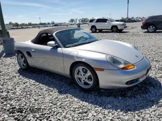 1998 Porsche Boxster z VIN WP0CA298XWU622217, wystawiony jako Copart lot #49441925 z przebiegiem 120 638 mil mil oraz Szkoda całkowita • Salvage title. Historia ofert i sprzedaży dostępna na DreamBid. Obrazek 4.