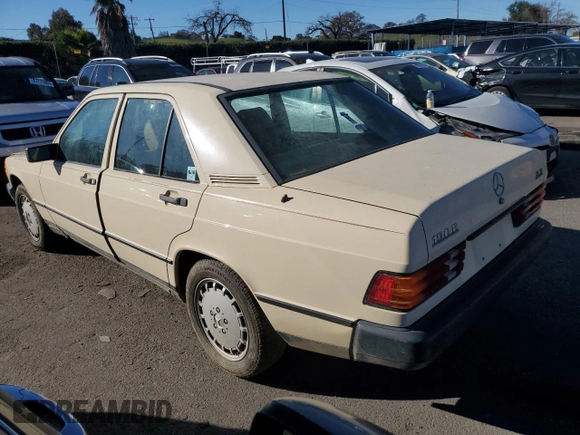 1986 Mercedes-Benz 190 E z VIN WDBDA24D0GF181761, wystawiony jako Copart lot #87775085 z przebiegiem 38 039 mil mil oraz Czysty tytuł • Clean title. Historia ofert i sprzedaży dostępna na DreamBid. Obrazek 2.