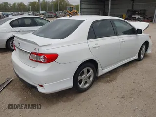 2011 Toyota Corolla L with VIN 2T1BU4EE1BC733675, listed as a IAAI auction lot 41837013 with 173,282 mi miles. Bid and sale history available at carsss.com. Image 4.