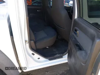 2008 GMC Canyon SLE1 z VIN 1GTCS139388146266, wystawiony jako IAAI lot #42280470 z przebiegiem 195 607 mil mil oraz . Historia ofert i sprzedaży dostępna na DreamBid. Obrazek 8.