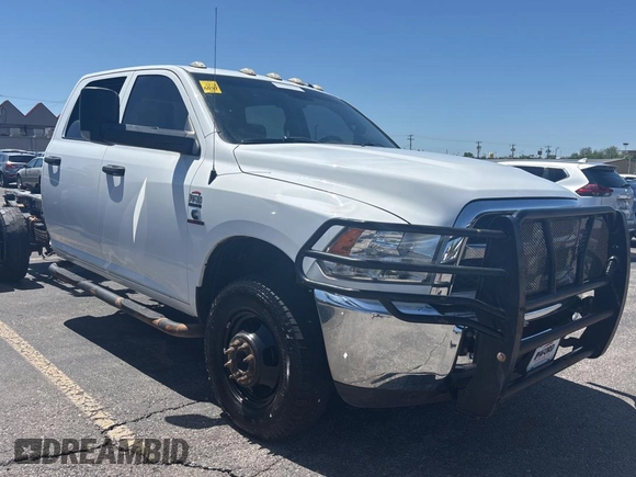 2018 Ram 3500 Tradesman z VIN 3C7WRTCL4JG346558, wystawiony jako Copart lot #54569225 z przebiegiem 255 163 mil mil oraz Czysty tytuł • Clean title. Historia ofert i sprzedaży dostępna na DreamBid. Obrazek 1.