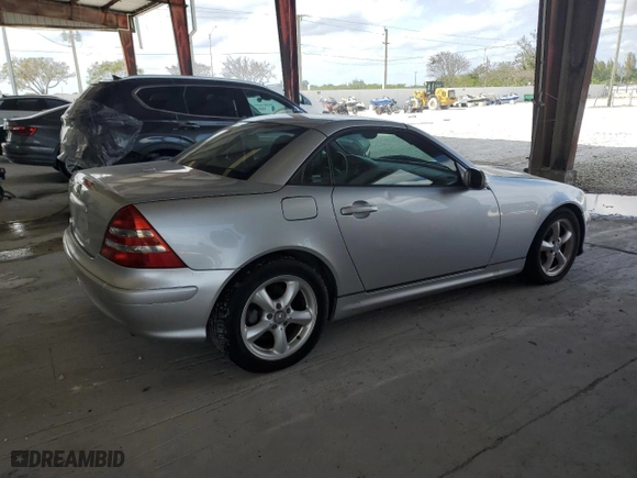 2002 Mercedes-Benz SLK-Class 3.2L with VIN WDBKK65F42F239018, listed as a Copart auction lot 46303805 with 96,233 mi miles and Clean Title. Bid and sale history available at carsss.com. Image 3.
