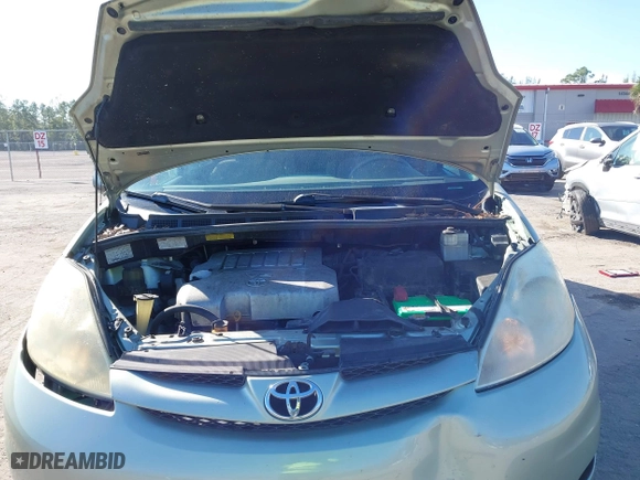 2010 Toyota Sienna CE with VIN 5TDKK4CC2AS329149, listed as a IAAI auction lot 41454554 with 202,599 mi miles. Bid and sale history available at carsss.com. Image 10.
