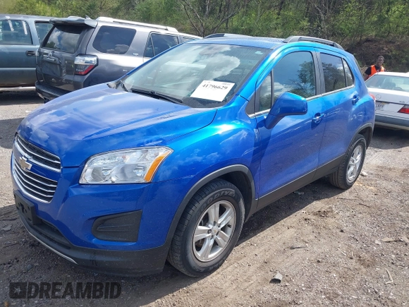 2015 Chevrolet Trax LT with VIN KL7CJLSB7FB076917, listed as a IAAI auction lot 41796629 with 114,993 mi miles. Bid and sale history available at carsss.com. Image 2.