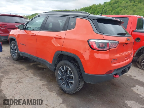 2019 Jeep Compass Trailhawk with VIN 3C4NJDDB5KT754054, listed as a IAAI auction lot 42184031 with 42,214 mi miles and . Bid and sale history available at DreamBid. Image 3.