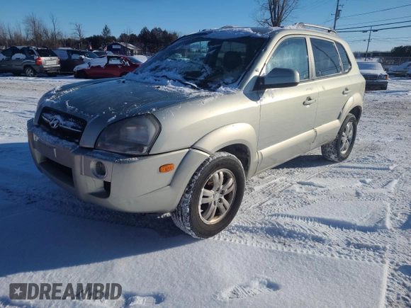 2008 Hyundai Tucson GL with VIN KM8JM72D98U814956, listed as a Copart auction lot 42774255 with 268,115 mi miles and Clean Title. Bid and sale history available at carsss.com. Image 2.
